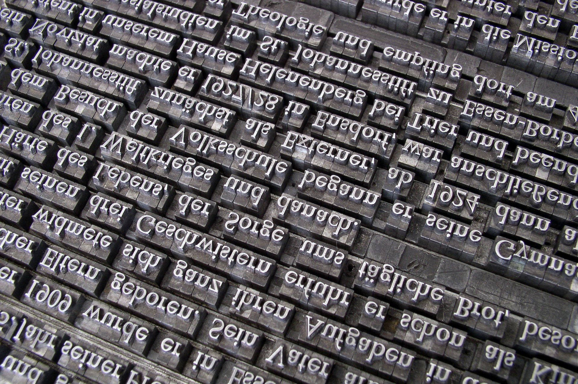 Loden letters uit een oude boekdrukkerij